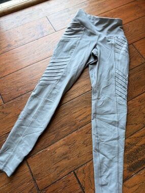 Old Navy Light Gray High-Waist Moto Leggings